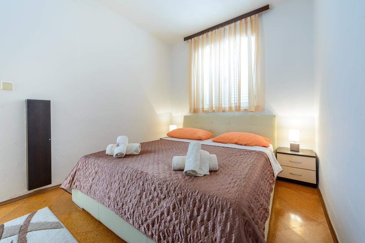 Apartments Ella Дубровник Екстериор снимка