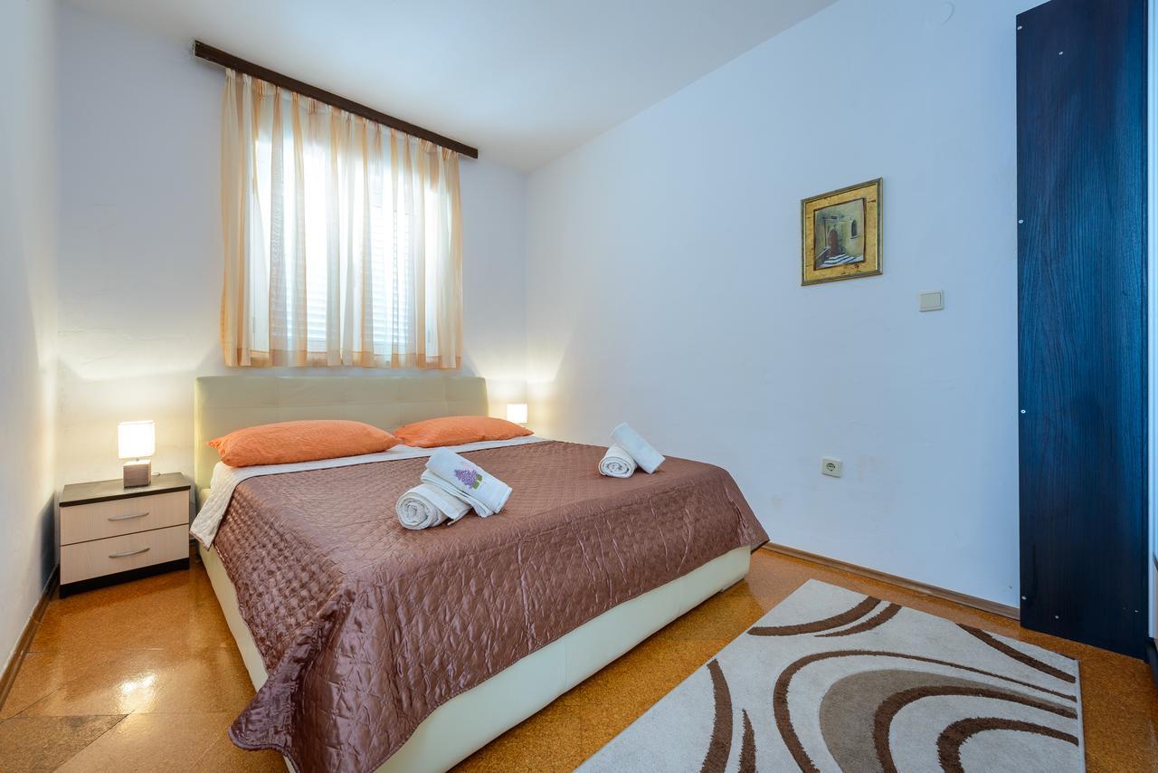 Apartments Ella Дубровник Екстериор снимка