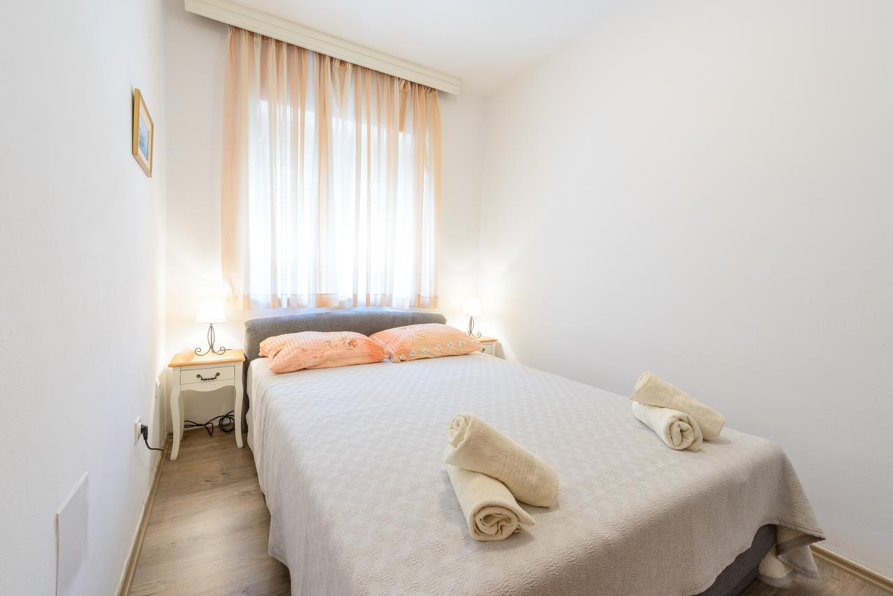 Apartments Ella Дубровник Екстериор снимка